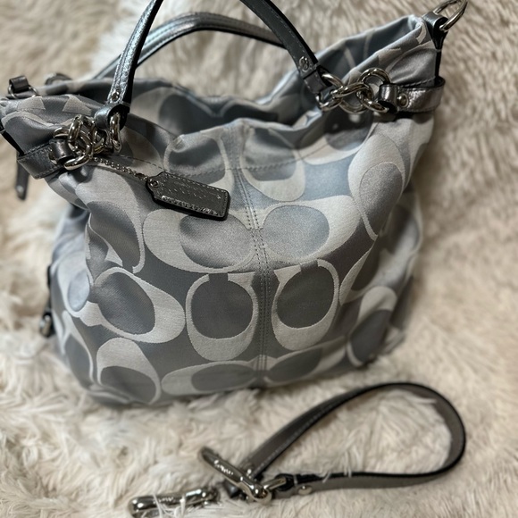 🎁Perfect Gift🎁LIKE NEW! Y2K Coach Brooke satin C’ Jacquard trending monogram - Picture 9 of 14